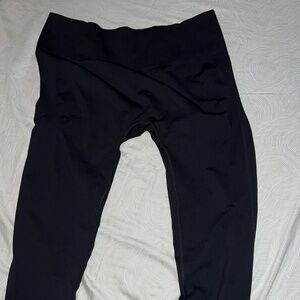 Unworn scrunched women’s best leggings (2 for 1)